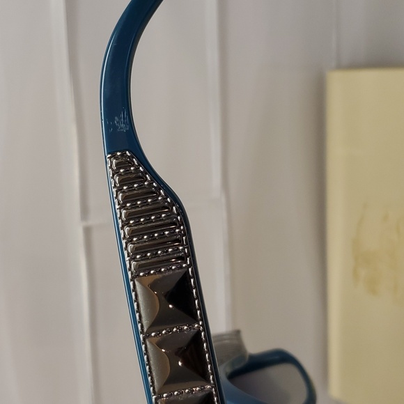 Burberry Teal Sunglasses - Picture 7 of 16